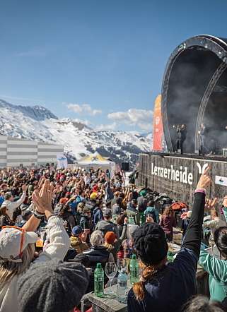 LiveisLifeParovStelarScharmoin 02 2