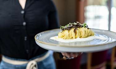 Food im Sunstar Lenzerheide Ein Teller mit Trüffelpasta