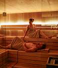 Sunstar Swiss Hotel Collection Lenzerheide Wellbeing Paar in der Sauna